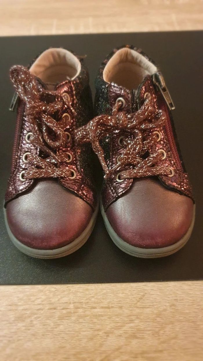 Lot de 2 paires de chaussures pointure 22 - photo numéro 5