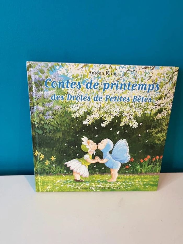 Livre avec 3 histoires des drôles de petites bêtes