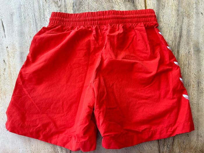 Short adidas taille s - photo numéro 2