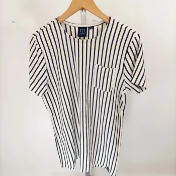 Tshirt rayé blanc et noir Revelation taille M 100% coton léger été A322