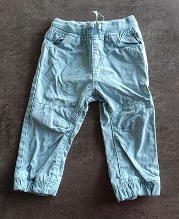 Pantalon bleu clair
Taille 18 mois