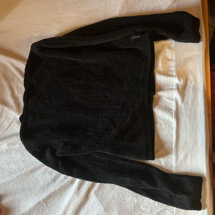 Gilet noir à trous - photo numéro 4