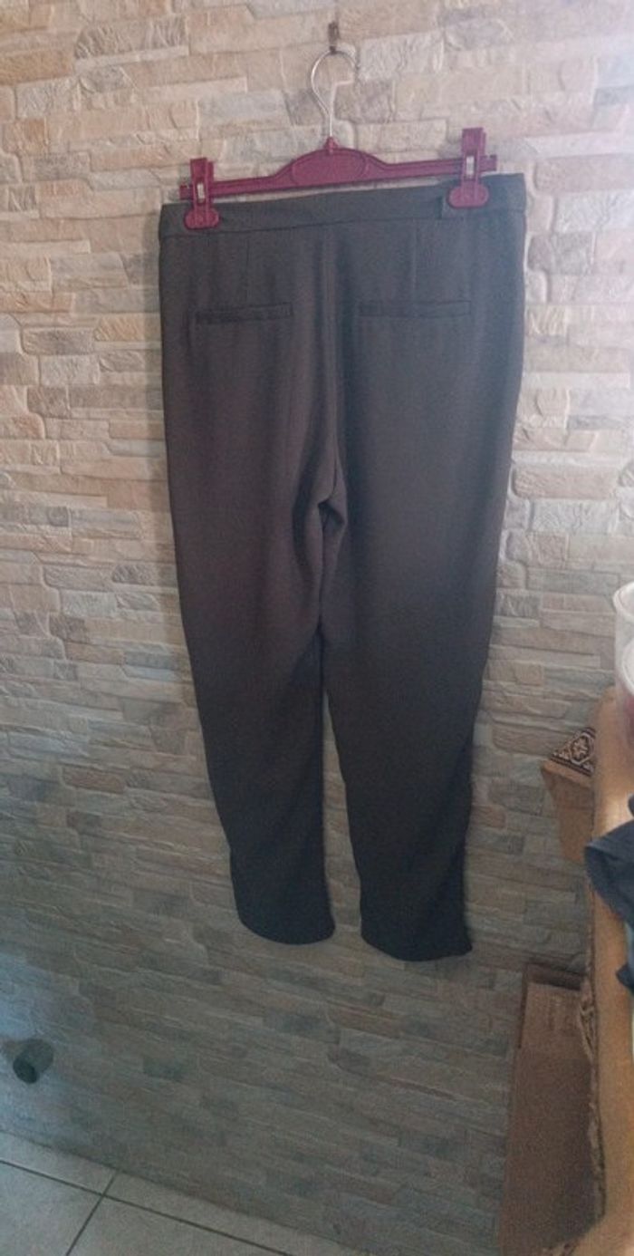 Pantalon kaki Bershka 38 - photo numéro 3