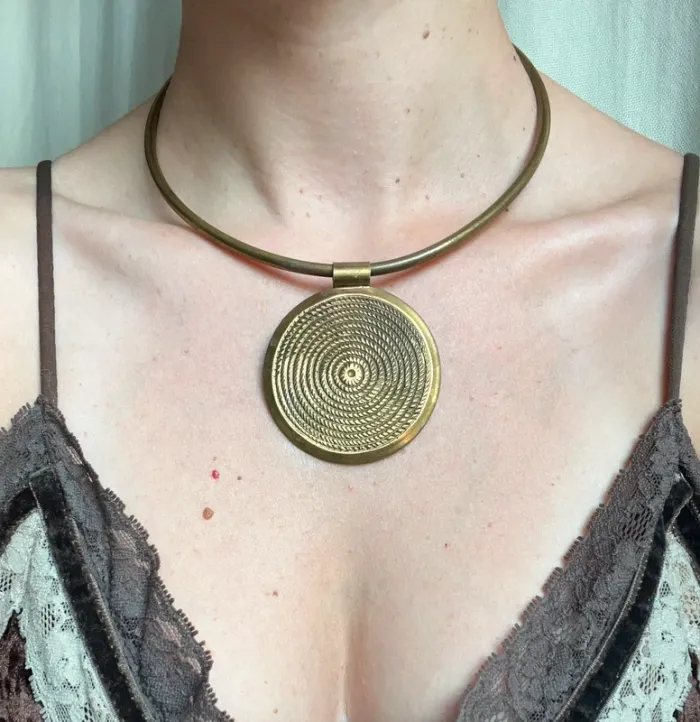 Collier ras de cou doré style torque Ethnique y2k Boho trending