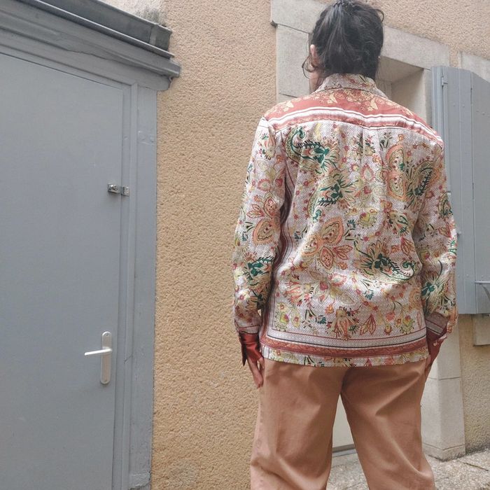 Jolie chemise satinée taille L - photo numéro 4