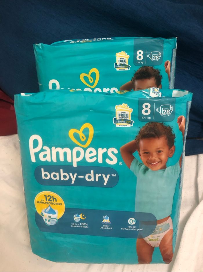 couches Pampers baby dry taille 8
