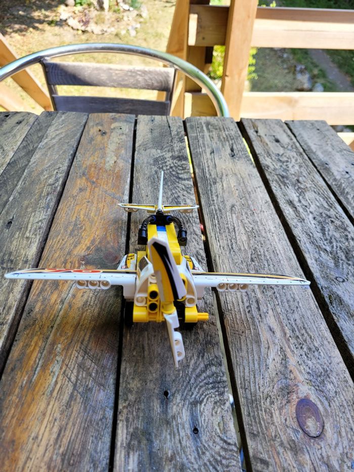 Lego technic 42044 L'avion de chasse 🛩 acrobatique, 2 modèles en 1 boîte, complet+boîte+notices - photo numéro 7