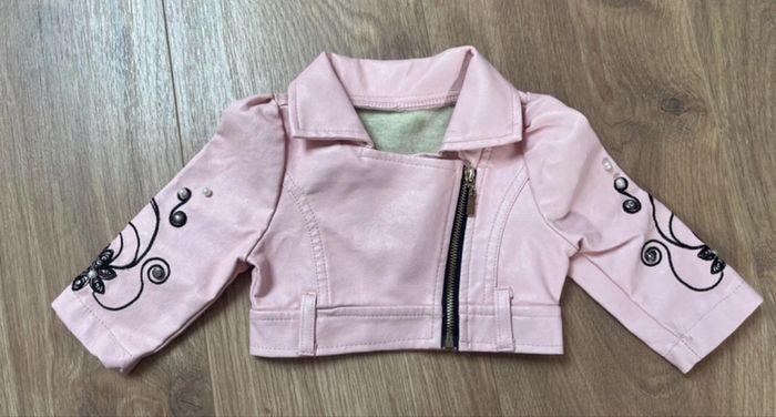 Veste en cuir rose + béret en cuir rose - photo numéro 1