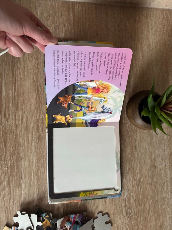 Livre puzzle Barbie et ses sœurs à la recherche des chiots - photo numéro 8