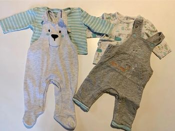 Lot de deux ensemble salopette - taille 3 mois
