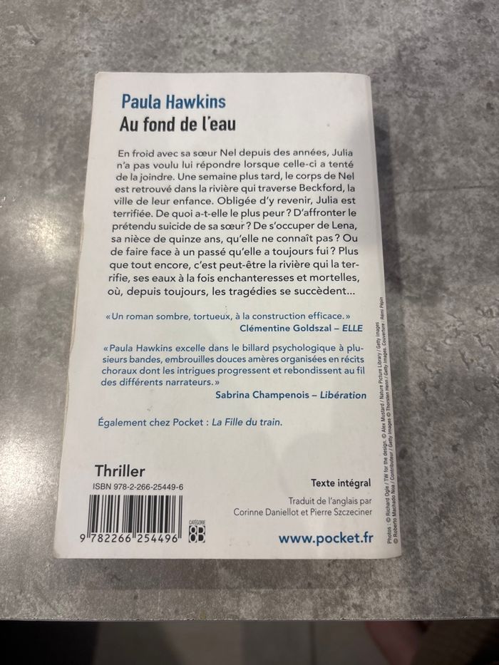 Livre Au fond de l’eau - photo numéro 2