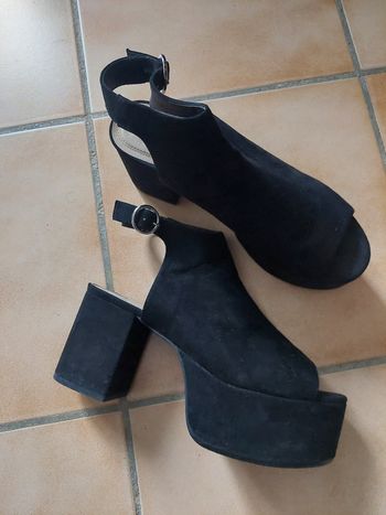 Sandales compensées Pull&Bear 