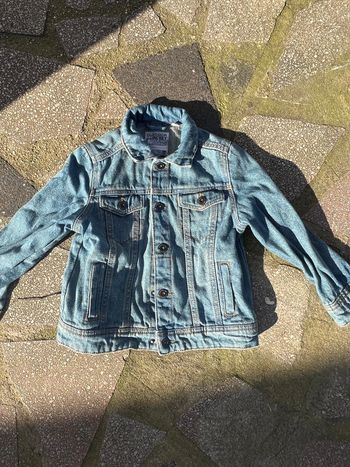 Veste en jean vertbaudet taille 5 ans