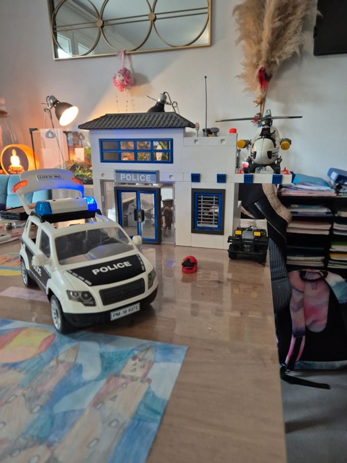 Poste de Police Playmobil 71602 Complet