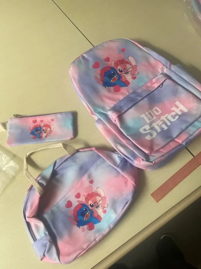 Cartable neuf avzc trousse et petit sac stitch - photo numéro 5