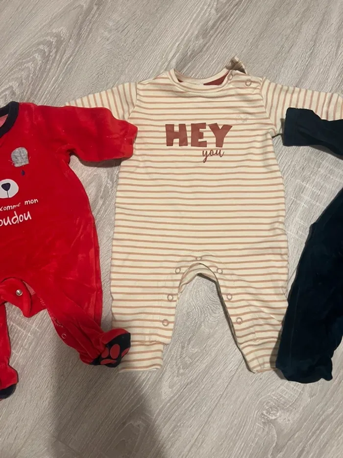 Lot de 3 pyjamas 1 mois - photo numéro 3