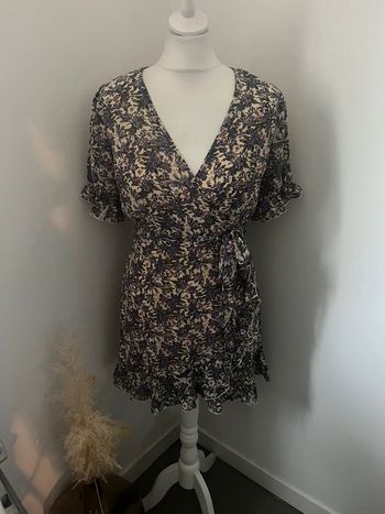 Robe à fleurs miss guided XS comme neuve