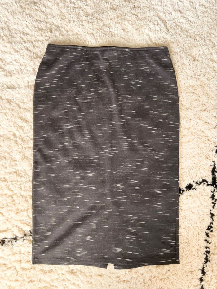 Jupe mi-longue moulante noire à rayures Camaïeu Taille 40 - photo numéro 2