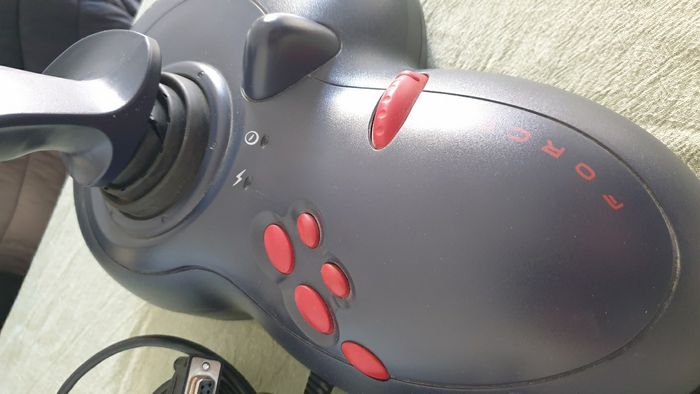 Jeux vidéo vintage manette de force Logitech Wingman - photo numéro 4