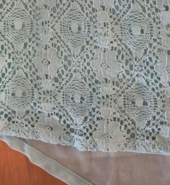 Tee shirt sans manche bleu turquoise à dentelles - photo numéro 2