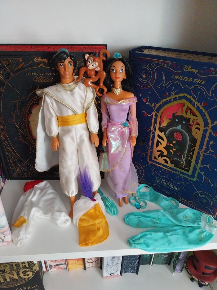 Poupées Jasmine Mattel 1991 Vintage et Aladdin Vintage 1991 Disney Mattel deux tenues Abu