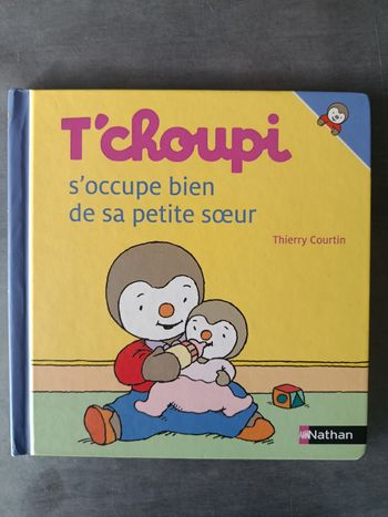 T'choupi s'occupe bien de sa petite sœur n30