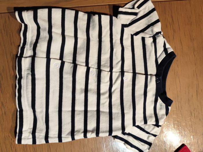 Ensemble salopette et t-shirt - photo numéro 5