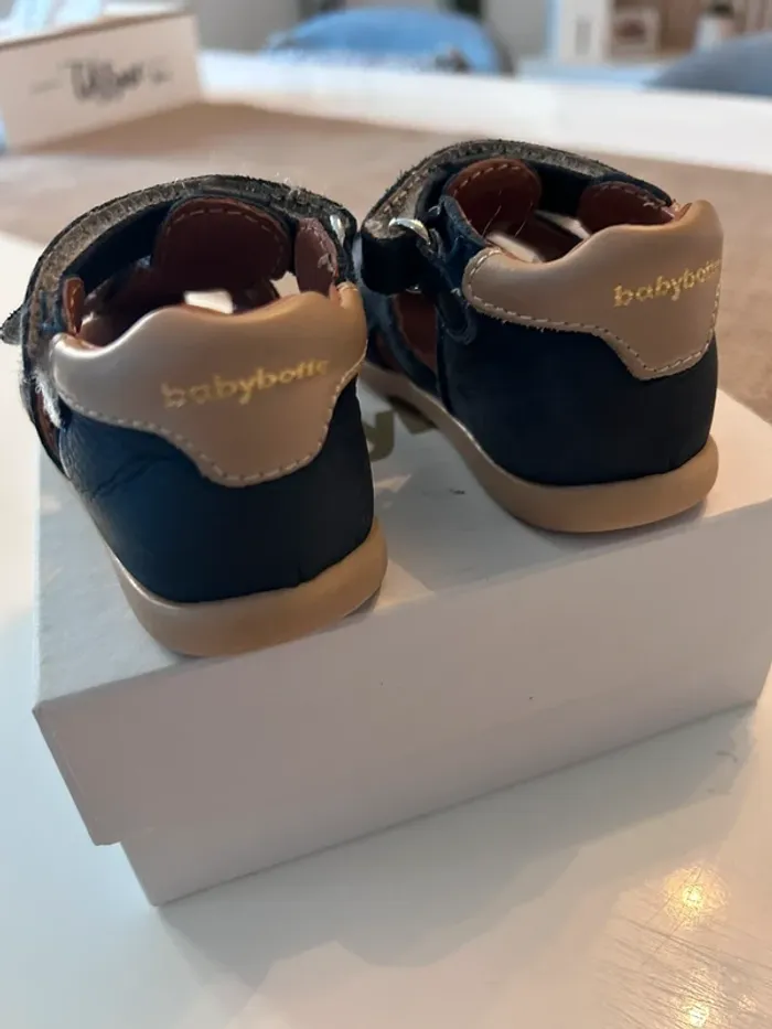 Sandale nu-pieds Babybotte taille 20 - photo numéro 3