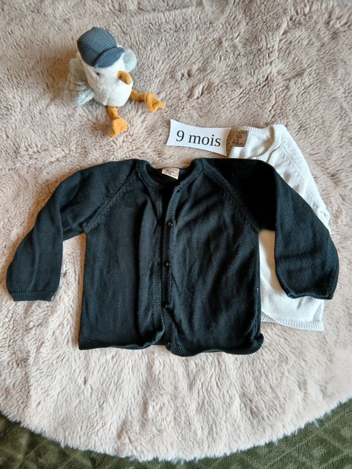 Lot de 2 gilets noir et blanc. - photo numéro 4