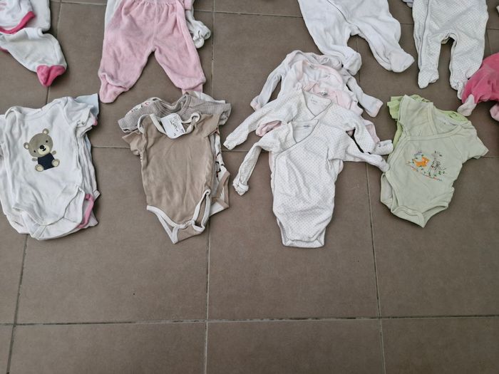 Lot pyjama/bodys 3mois - photo numéro 4