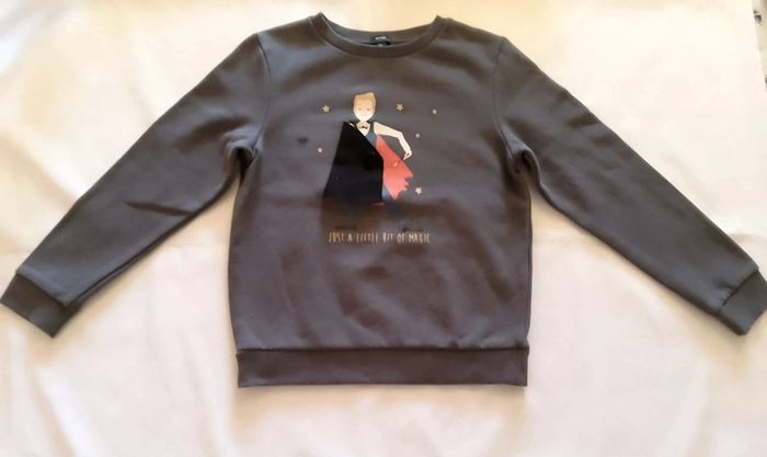 Pull garçon magicien.