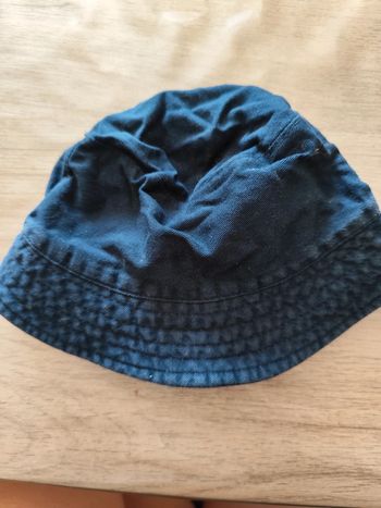 Chapeau bleu marine