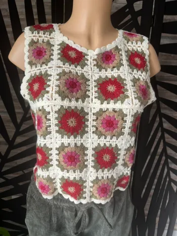 Superbe top en crochet très tendance