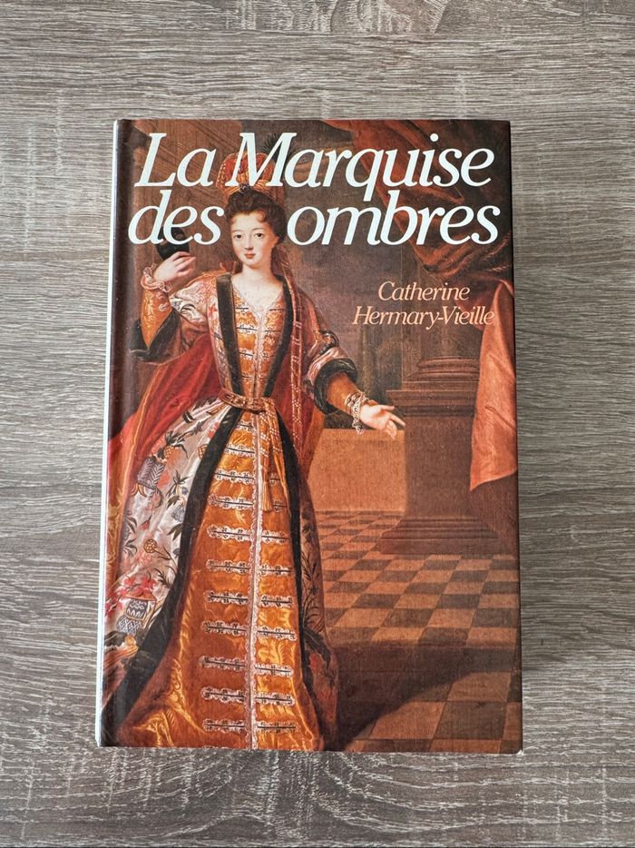 Livre la marquise des ombres