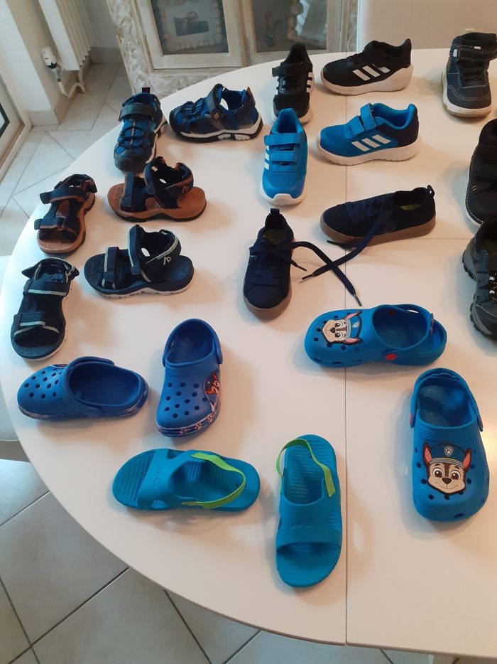 Lot de sandales/baskets/bottes/chaussons garçon- pointure 25 - photo numéro 2