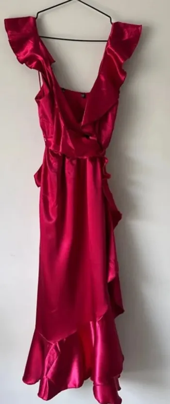 👗 🌻Little Mistress - Taille L- Robe - bordeaux portefeuille à volants - neuf sans étiquette
