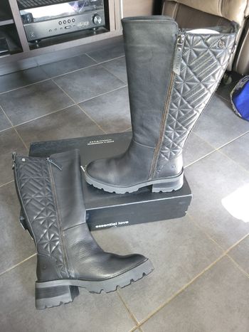 Bottes cuir carmela taille 41 neuve
