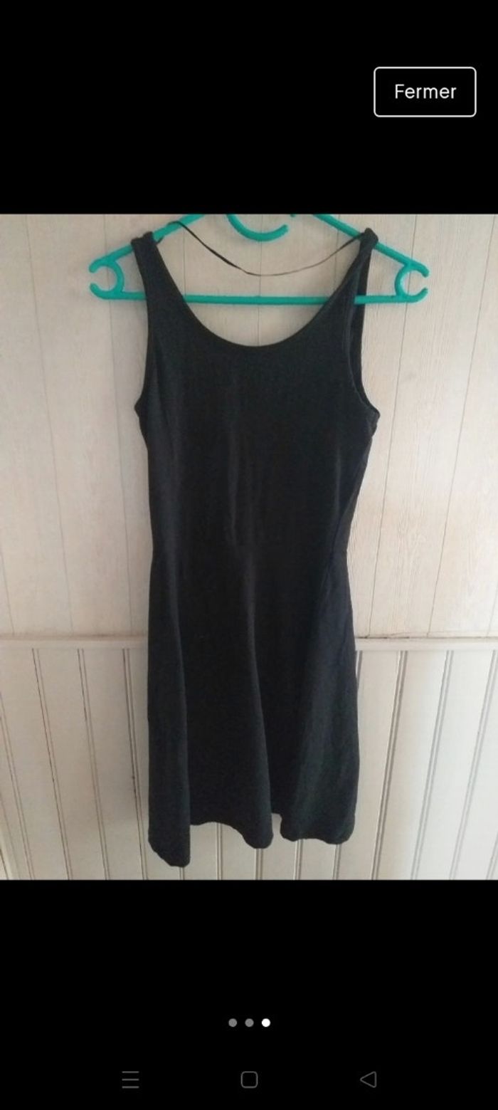 Robe de sport noire - photo numéro 3