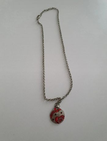 Collier rouge et argenté