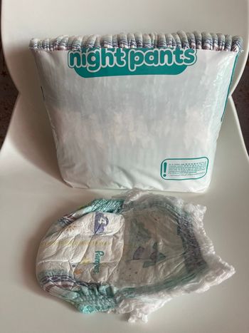 30 Couches-Culottes Pampers Night Pants, Taille 4 (9-15kg)