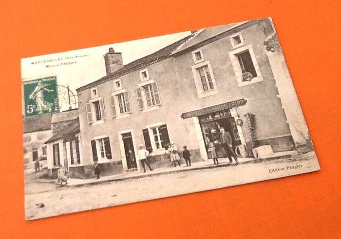 Carte postale ancienne Monterolles (Haute-Vienne) Maison Frugier - photo numéro 3
