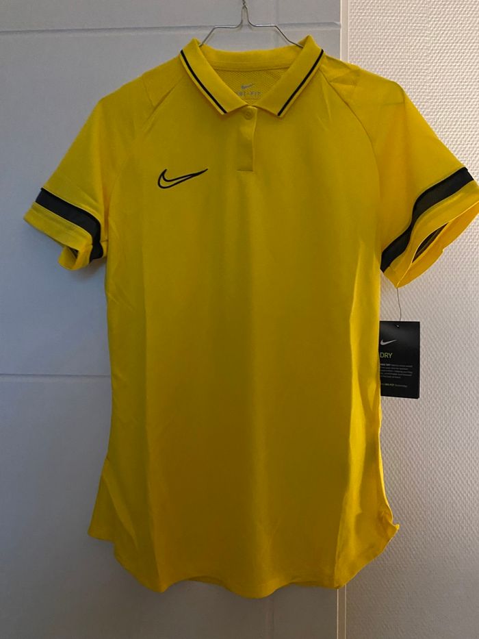 Polo nike femme dri-fit taille m jaune neuf