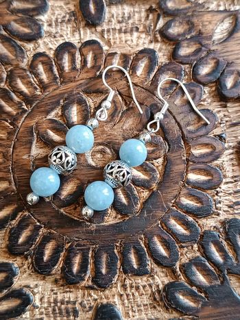 Jolie paire de boucle d'oreilles en calcédoine style bohème