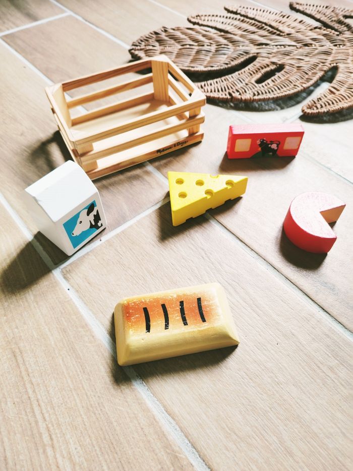 🧀Dinette cagette avec aliments produits laitiers en bois marque Melissa et Doug - photo numéro 2