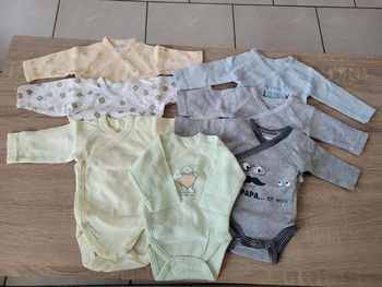 Lot de 7 (+1) bodys garçon naissance