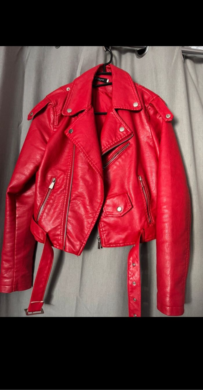 Blouson en cuir rouge femme