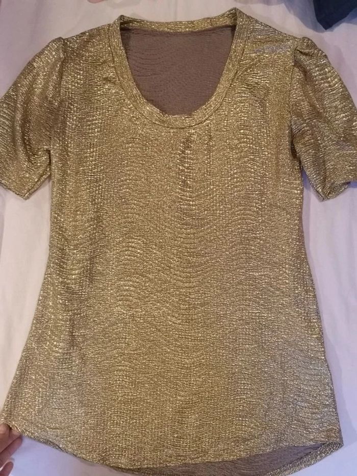 T shirt dorée - photo numéro 2