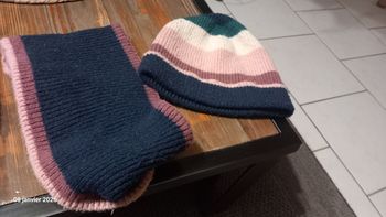 Ensemble 2 p bonnet cache col vert baudet fille 8/10 ans tbe