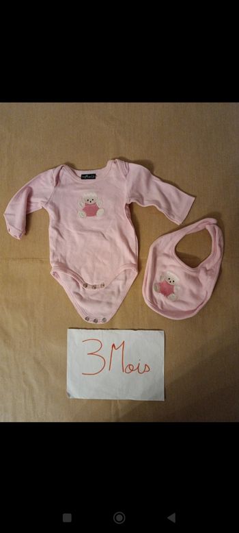 Body ML + bavoir 3 mois