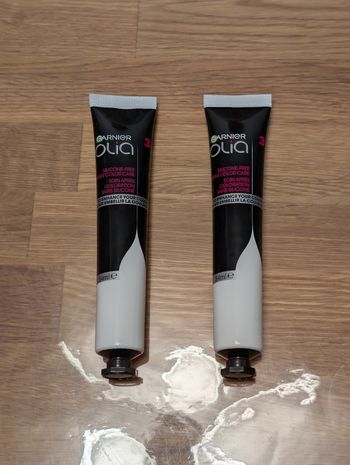 Lot de 2 soins après coloration Garnier Olia Neufs
Sans silicone, 54 ml